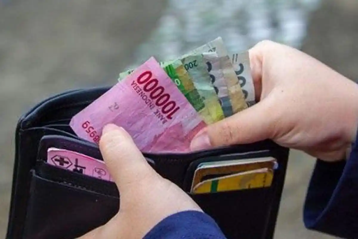 Nestapa Guru Madura Cuma Dapat Gaji Rp 400 Ribu, Ngaku Upahnya Dipotong Sejak 2022: Melenceng