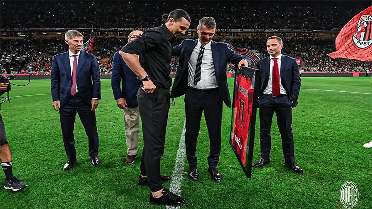 Paolo Maldini Susul Zlatan Ibrahimovic Tinggalkan AC Milan