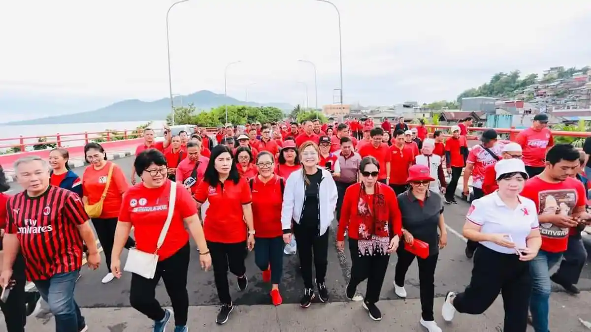 Semarak HUT ke-400 Manado, Andrei Angouw dan Irene Pinontoan Jalan Sehat Bersama Tokoh Agama