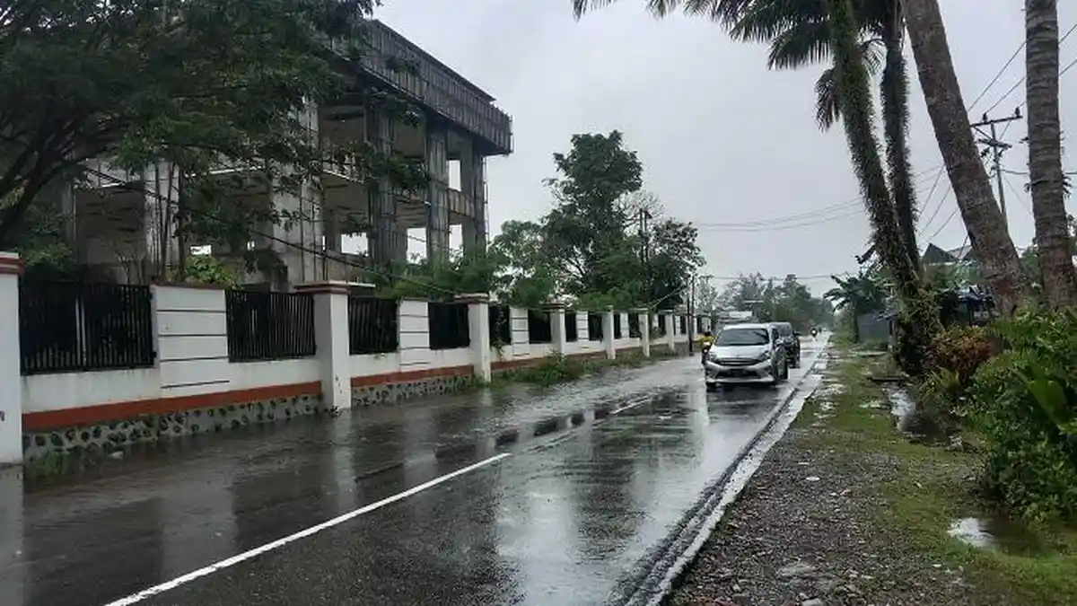 Prakiraan Cuaca Mimika Hari Ini: 16 Distrik Hujan Ringan, 2 Wilayah Berawan