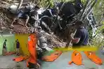 identifikasi-jenazah-helikopter-jatuh-23455.jpg