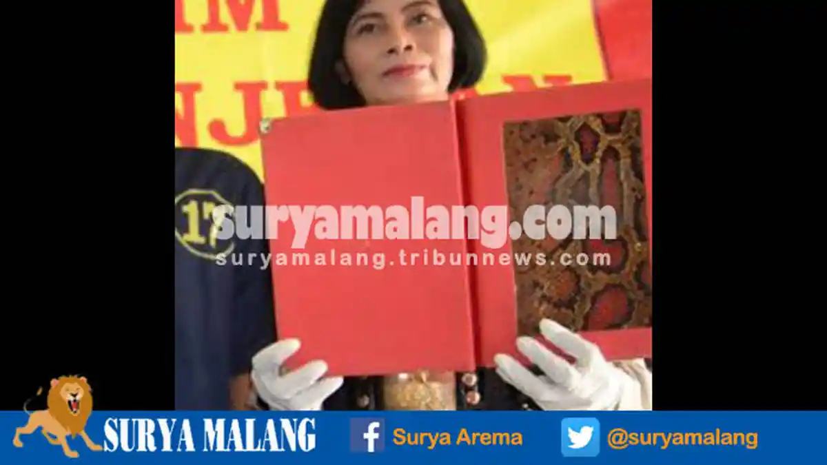 Keterlaluan, Kotak Wadah Al Quran ini Ternyata Berisi Barang Haram