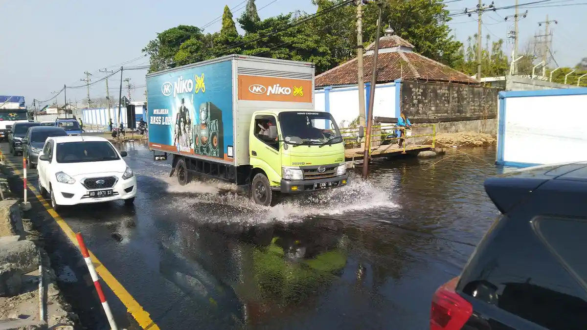 Prakiraan Rob Jalan Nasional Pantura Demak Kamis 14 Mei 2020