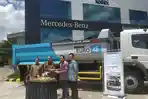 Pemotongan-tumpeng-tandai-peluncuran-Mercedes-Benz-Axor-Euro-4-Kamis-01092022.jpg
