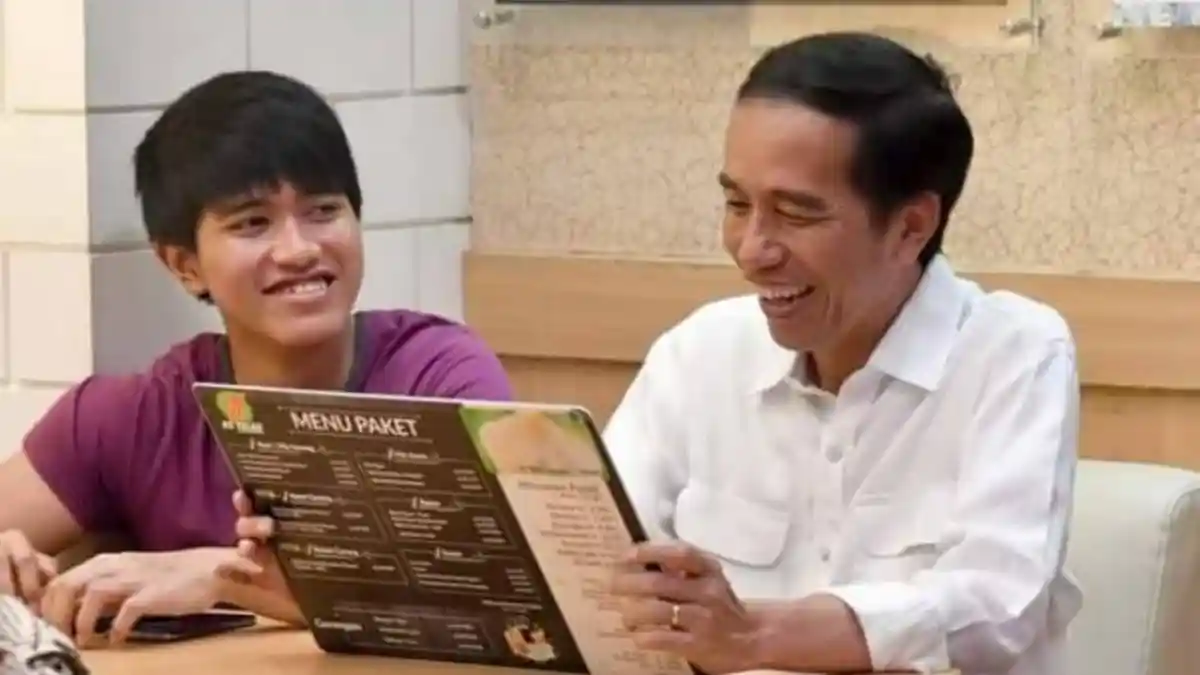 Foto Presiden Joko Widodo Makan di Tempat Ini Jadi Viral