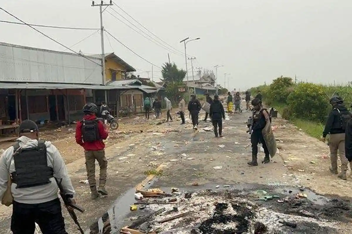 Kabupaten Dogiyai Papua Ricuh, Kapolres Dilempari Batu dan 2 Anggota Kepolisian Terkena Anak Panah