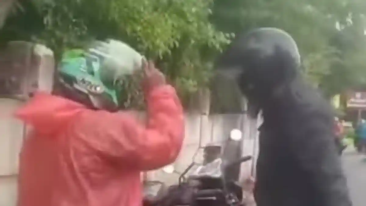 Viral, Oknum Polisi Pukul dan Tempeleng Kepala Pengemudi Ojol, Polda Metro Selidiki