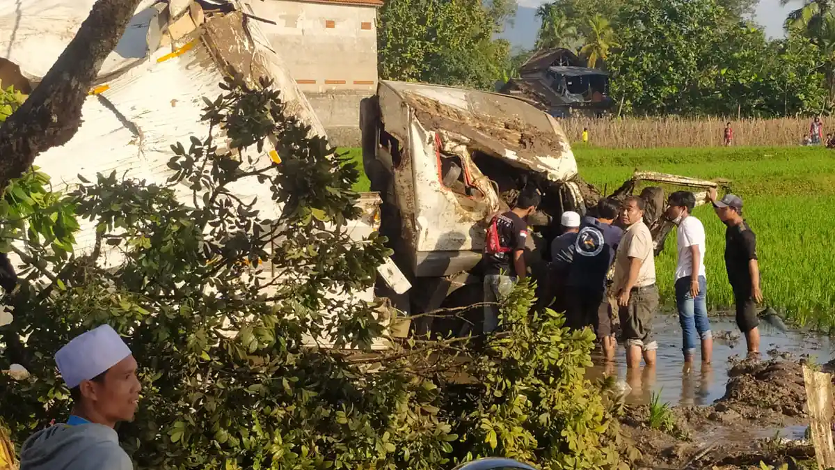 Setelah Terjepit 5 Jam, Sopir Truk yang Alami Kecelakaan di Cianjur Bisa Dievakuasi, Ini Kondisinya