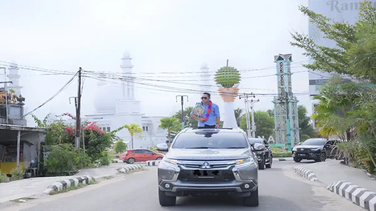 Ketua DPRD KKU Dukung Para Petinju Muda asal Kayong Utara
