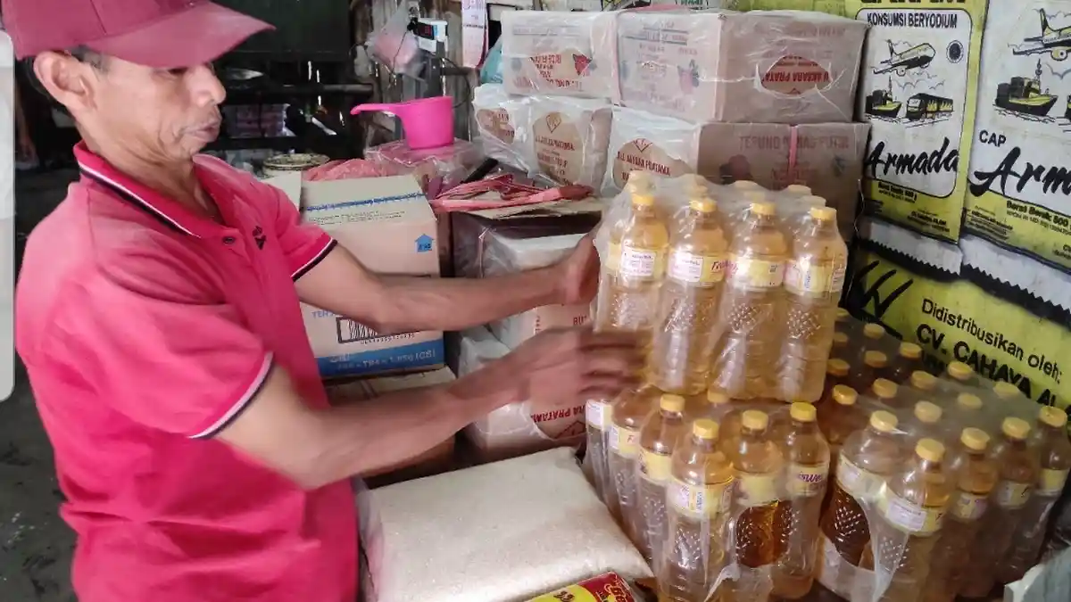Harga Minyak Goreng di Kota Blitar Masih Mahal, Pasokan Sering Telat