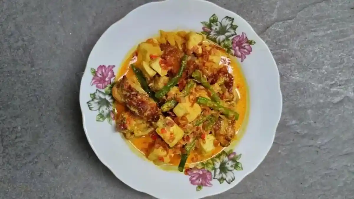 Resep Ayam Asap Masak Santan Sebagai Menu Makan Siang yang Menggoda Selera