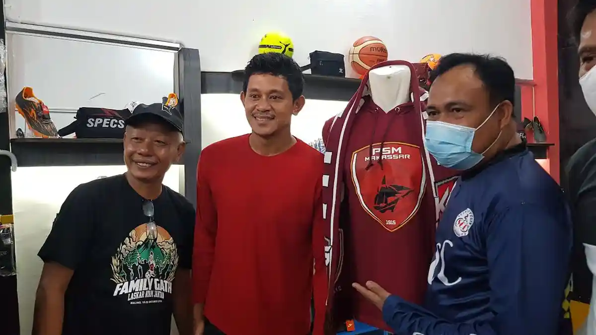 Pemain PSM Makassar Hadiri Lauching 145 Sport Store Tomakaka Group di Mamuju