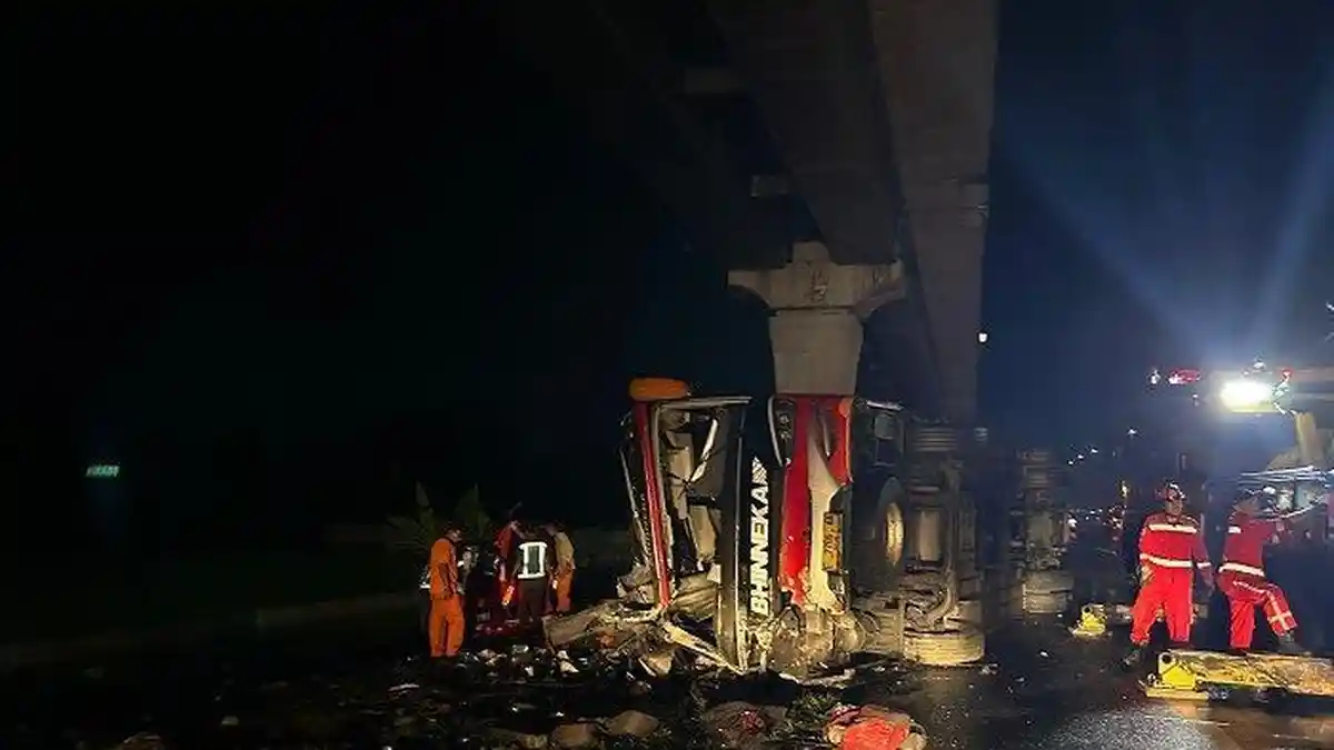 Polisi Belum Bisa Simpulkan Pemicu Kecelakaan Maut Bus Bhinneka di Tol Cikampek Km 41A
