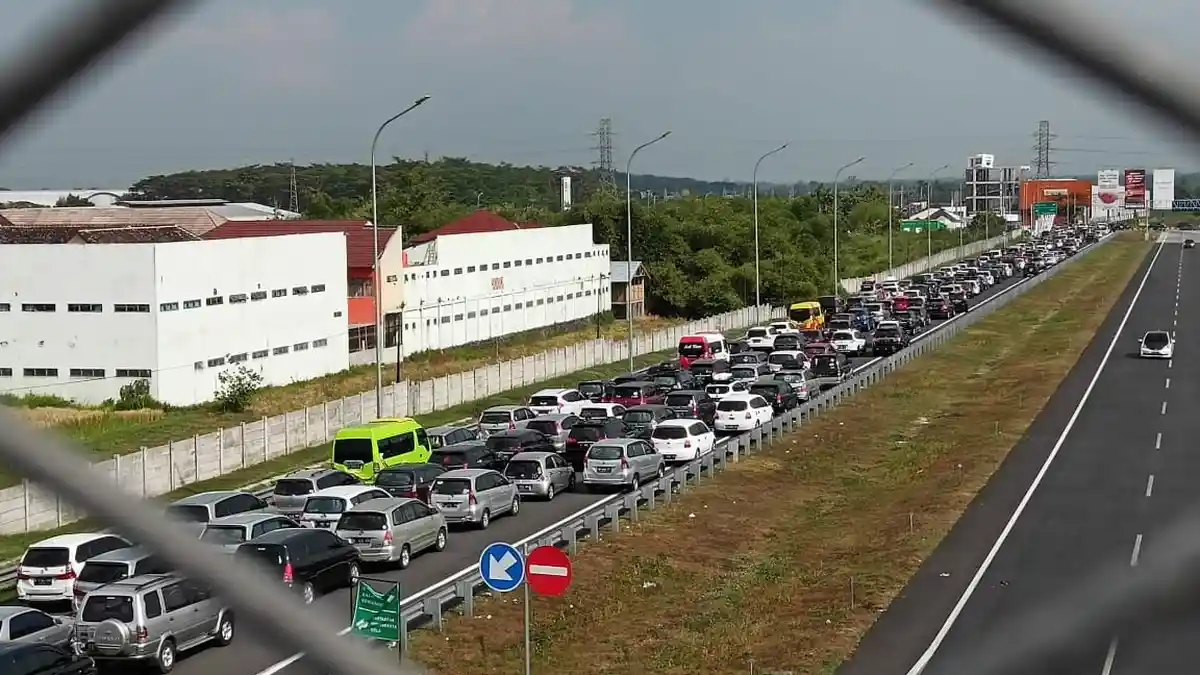 Catat! Ada 2 Titik Penyekatan di Tol Solo-Ngawi : Nekat Bakal Malu, Pasti Diminta Putar Balik