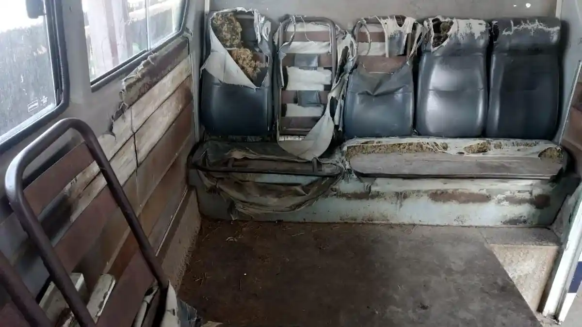 BERITA FOTO; Miris, Beginilah Kondisi Bus Sekolah di Majene - beginilah-kondisi-bus-sekolah-di-kecamatan-malunda-majene.jpg