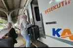 Penumpang-naik-ke-kereta-api-dari-Stasiun-Banyuwangi-Kota-Selasa-612026.jpg