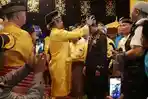 ustaz-abdul-somad-dapat-gelar-kyai-mangku-jagadilaga-dari-kesultanan-matan-tanjung-pura_20181021_084733.jpg