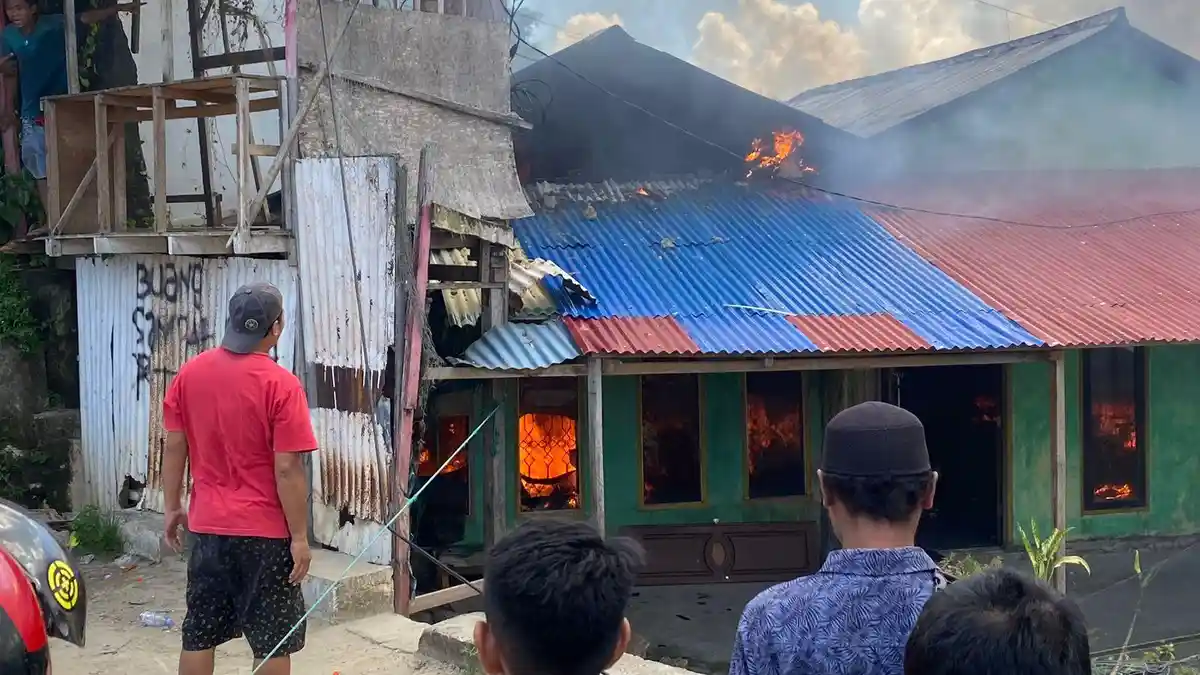 Kronologi Kebakaran di Kampung Jawa Ambon Hanguskan 5 Rumah, Diduga Korsleting
