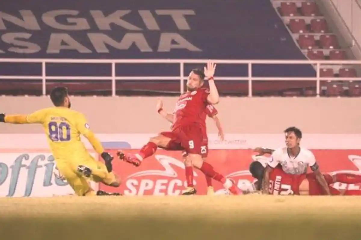 Pertanyaa Nitizen Keputusan Wasit Menganulir Gol Marko Simic, Persija Kalah 0-1 dari Arema FC