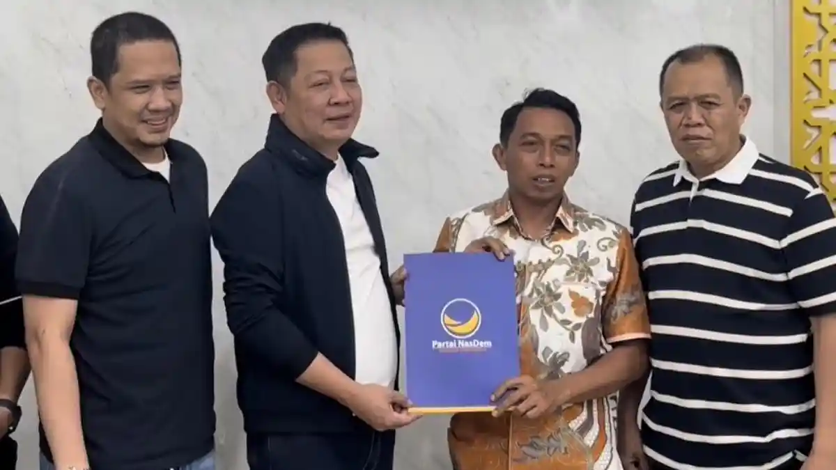 Pesan, Pelukan dan Amanah: Estafet NasDem Sulsel dari RMS ke Syaharuddin