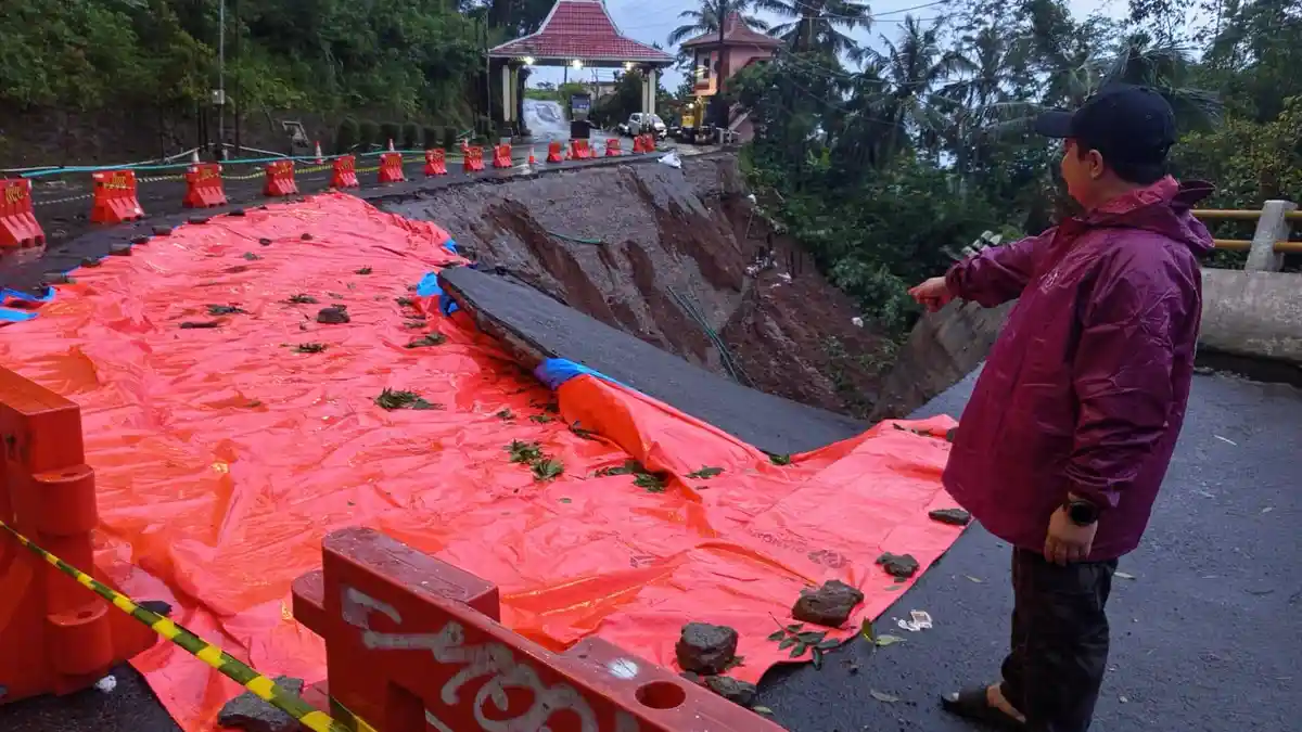 Perbaikan Jalan Longsor Menuju Makam Sunan Muria, Pemprov Jateng Kucurkan Rp 10 Miliar