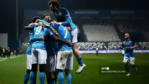 Para-pemain-Napoli-merayakan-setelah-mencetak-gol.jpg