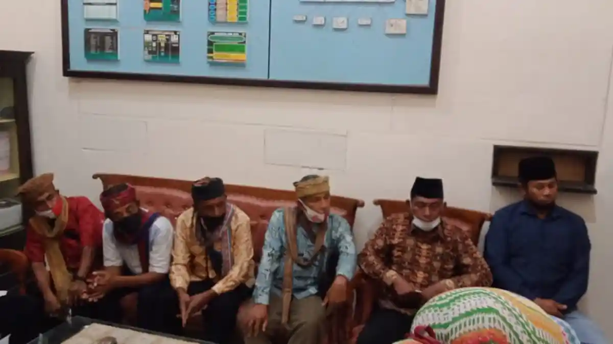 Cegah Penambangan Emas, Tokoh Adat Buru Berlakukan Sasi di Gunung Botak
