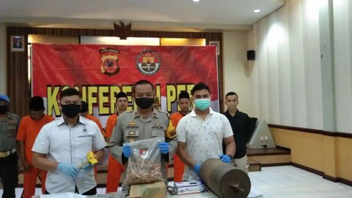 Buat Pupuk Palsu, 2 Pria Ditangkap Polisi, Pernah Ditangkap Karena Kasus yang Sama