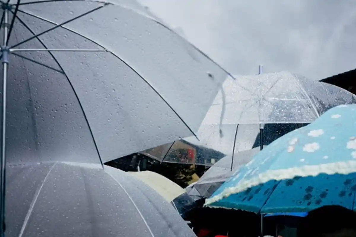 Prakiraan Cuaca Jakarta Kamis 30 Oktober 2025: Hujan Kembali Melanda Seluruh Wilayah