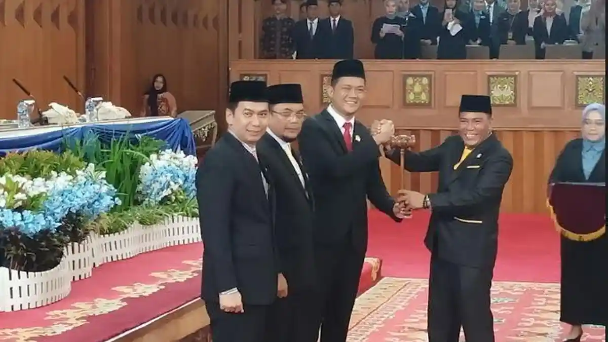 DPRD Provinsi Jambi Gelar Paripurna Pelantikan Unsur Pimpinan