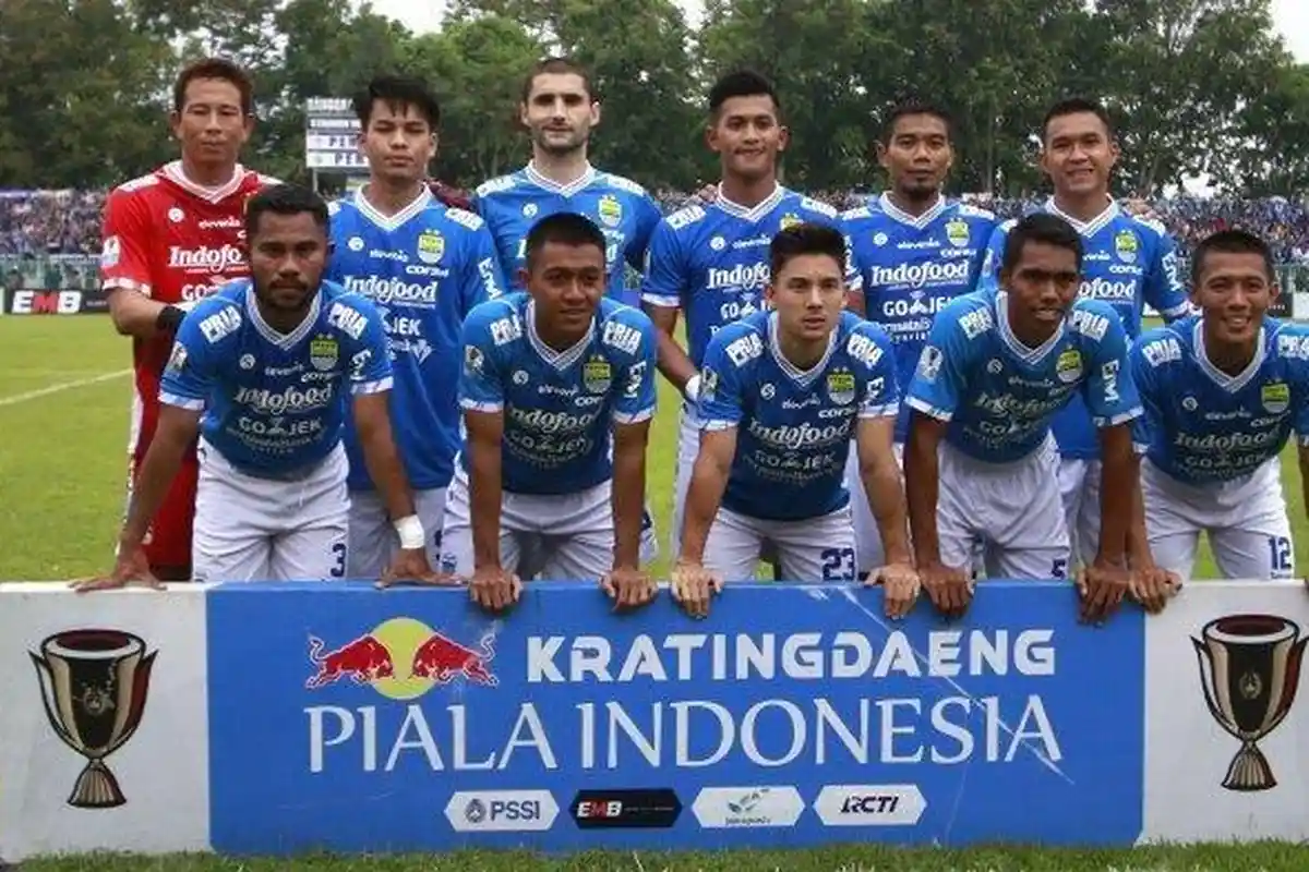Prediksi Pemain Inti Persib Bandung dengan Formasi 4-3-3 untuk Kompetisi Musim 2019