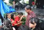 Di Tengah Hujan, Anak-anak Istimewa NTT Tunjukkan Cahaya Harapan