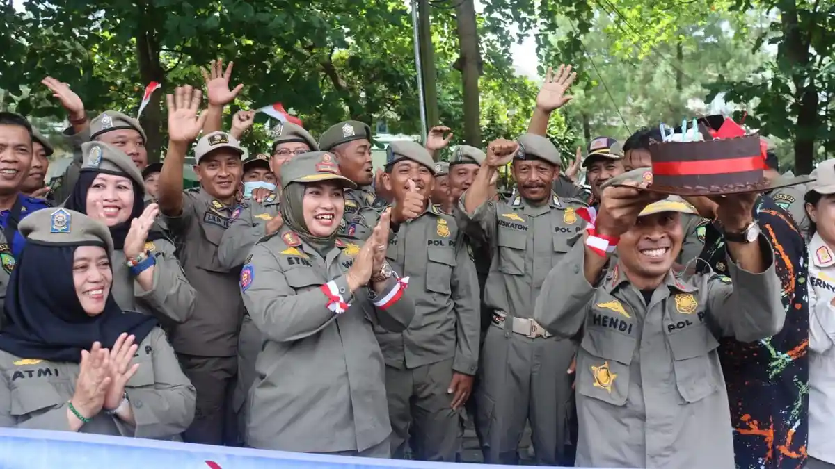 Mbak Etik Diam-diam Hadir di Puncak Tidar Kejutkan Satpol PP Blora