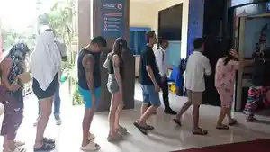 Polresta-Denpasar-menyerahkan-26-WNA-ke-Kantor-Imigrasi-Kelas-I-Khusus-TPI-Ngurah-Rai-12.jpg