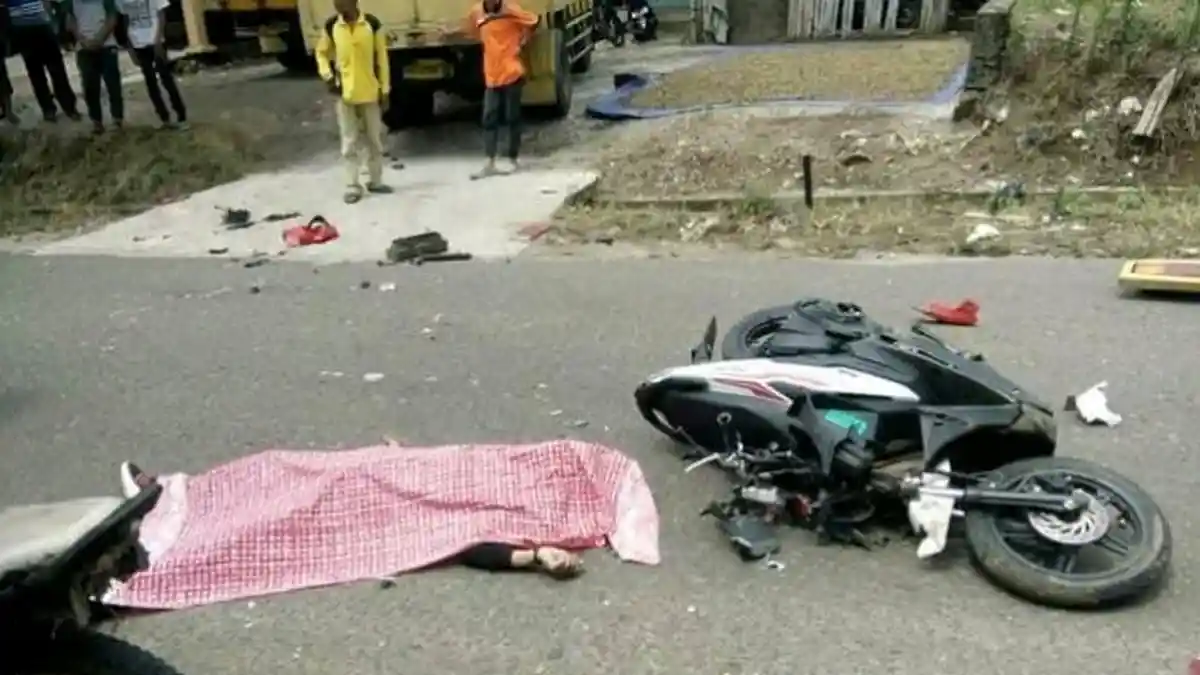 Empat Orang Tewas Setelah Dua Sepeda Motor Diseruduk Mobil yang Bawa Uang Miliaran Rupiah di Tegal