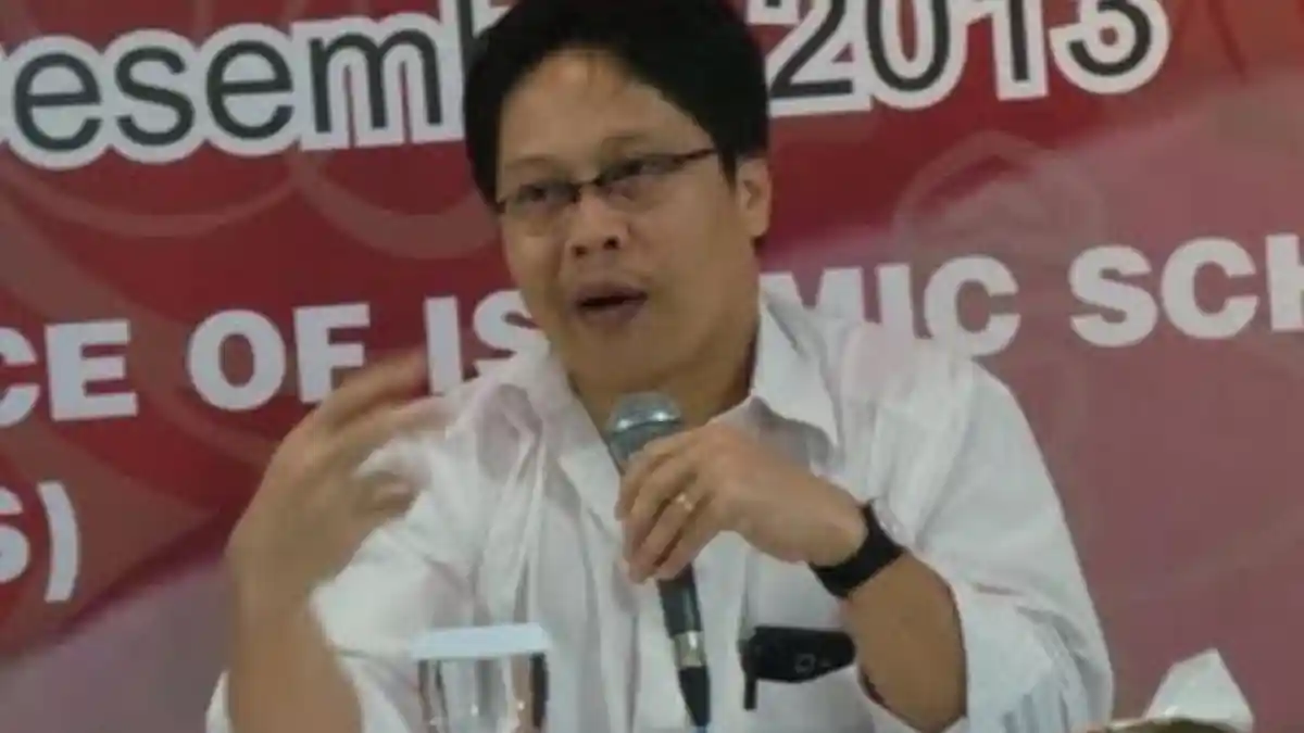 Aktivis HAM Robertus Robert Ditangkap Polisi, Yunarto Wijaya: Jangan Lebay Pak Polisi