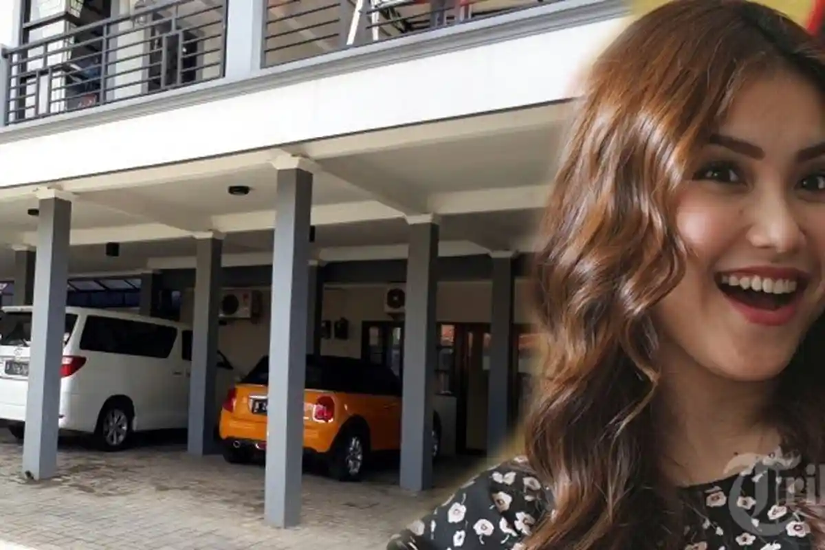Wow! Beginilah Mewahnya Rumah Ayu Ting Ting, Bandingkan Saja Dengan Rumah Tetangganya!
