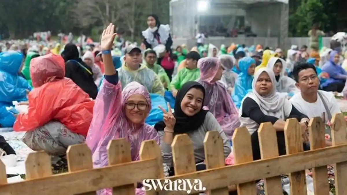 Bawakan Lagu Hati Hati di Jalan, Tulus Hipnotis Penonton Hari Terakhir Konser Swaraya di KRB