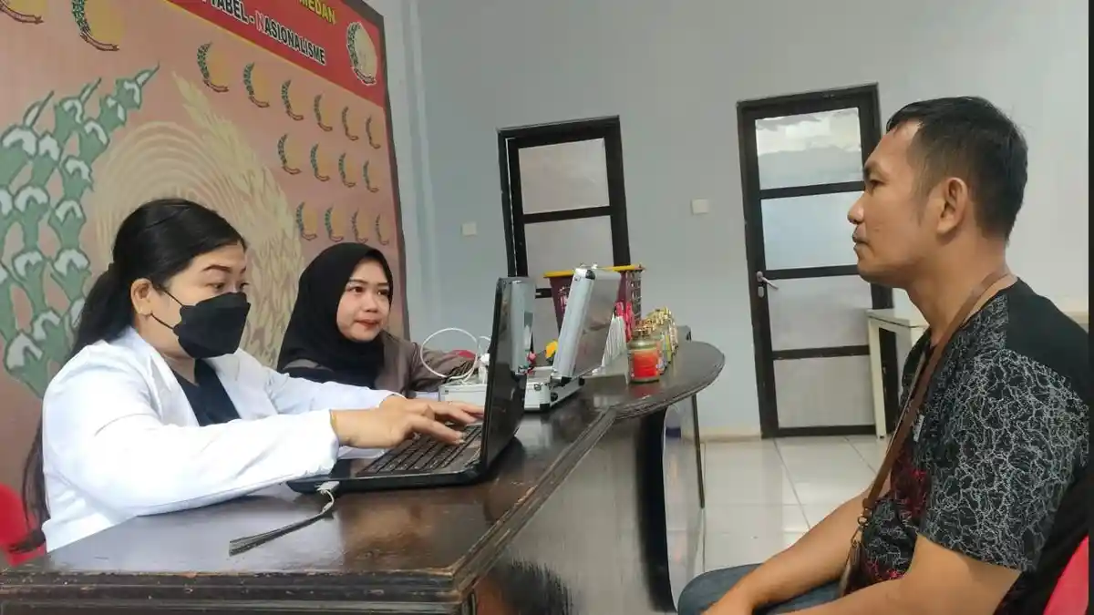 Memaksimalkan Proses Pembinaan, Petugas LPKA Medan Cek Kesehatan Pakai QRMA