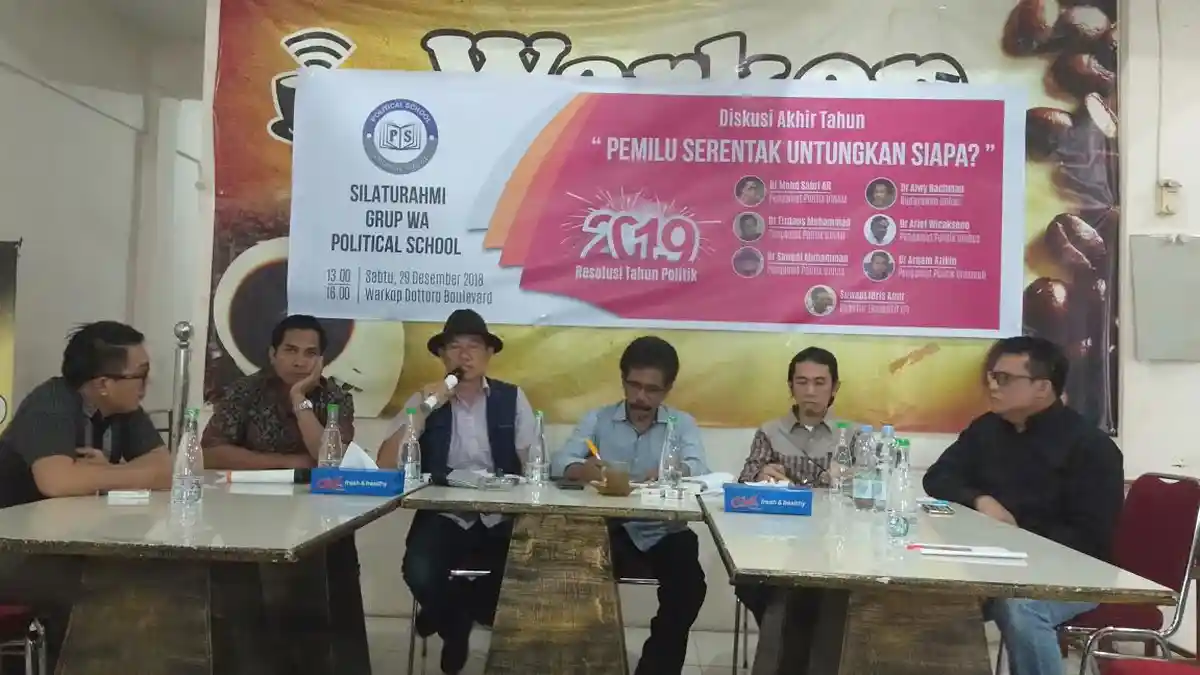 Dari Dialog Akhir Tahun Political School, Alwy Rachman: Diksi Adalah Perang