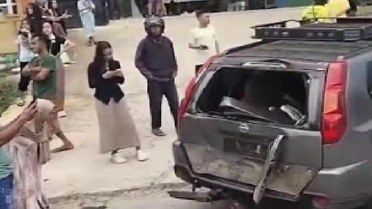 Motor vs Mobil Tabrakan di Wua-wua Kendari Sulawesi Tenggara, Pengendara Dilarikan ke Rumah Sakit