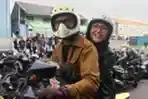 Mesranya Poppi Sovia Dengan Suami Berkendara Motor