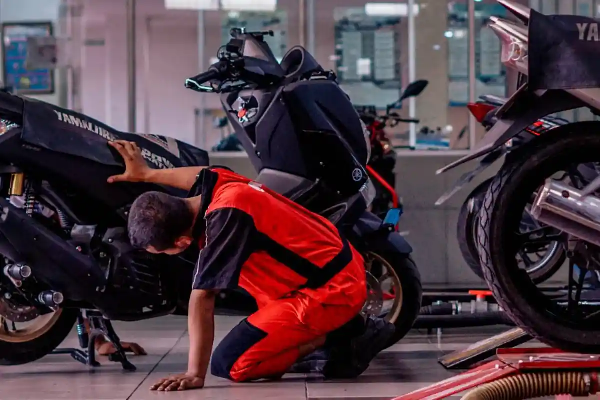 Promo Sumpah Pemuda, Yamaha Jatim Manjakan Konsumen dengan Diskon Servis hingga Pembelian Sparepart