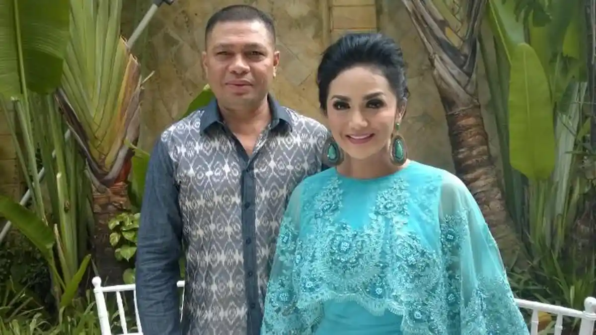 Raul Lemos Blak-blakan Tidak Pernah Batasi Aurel dan Azriel Bertemu Krisdayanti