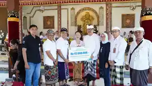 Mendiang-Ida-Bhagawan-Blebar-Gianyar-Bali-Terima-Santunan-Kematian-Dari-Pemkab-Gianyar.jpg