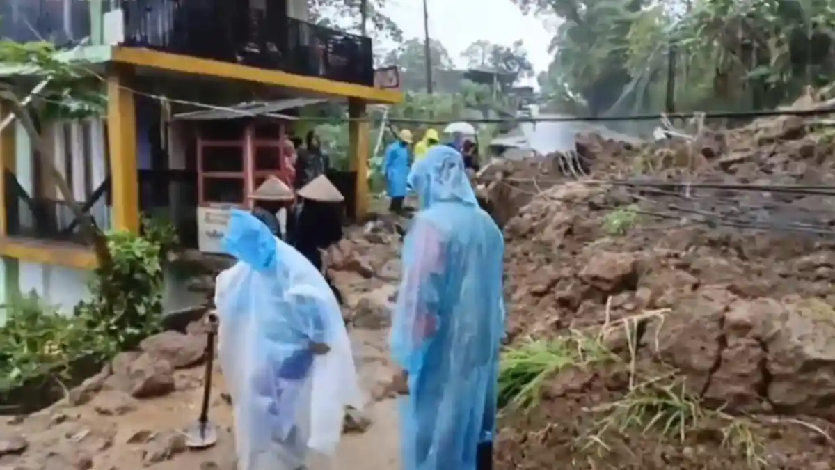 Update Longsor Cilawu, Jalur Tasik Via Singaparna Garut Sudah Bisa Dilalui