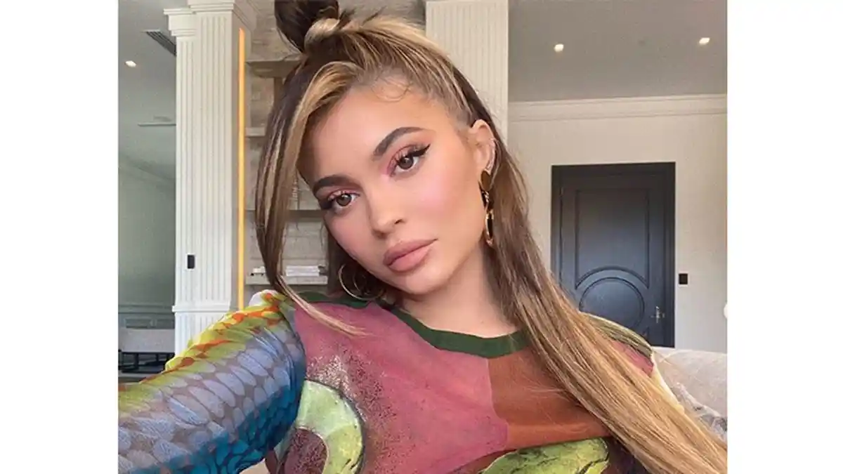 Kyle Jenner Posting Mi Instan Pakai Telur, Warganet Indonesia Geger, Ada yang Nyindir Dinda Hauw