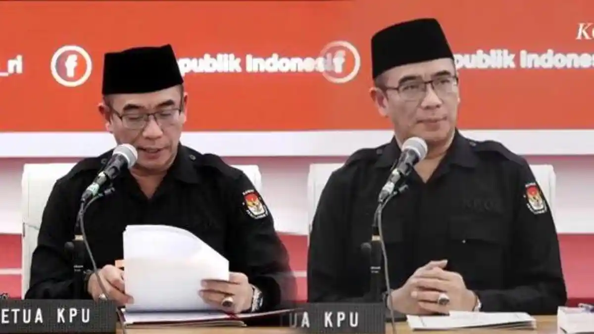 Gerak-gerik Ketua KPU Tahan Tangis Baca Hasil Pemilu 2024, Hasyim Asyari Hela Napas, Suara Bergetar