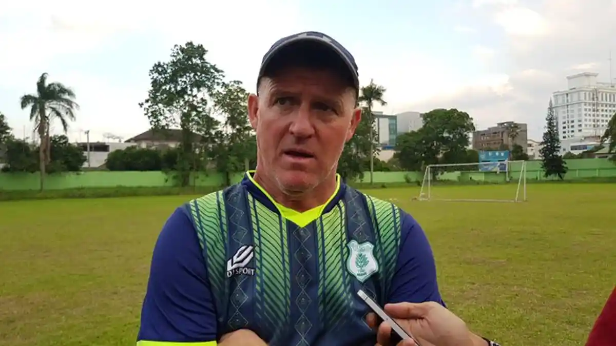 Jelang Laga Kontra Persib Bandung, Peter Butler Akui Ada Masalah di PSMS Medan