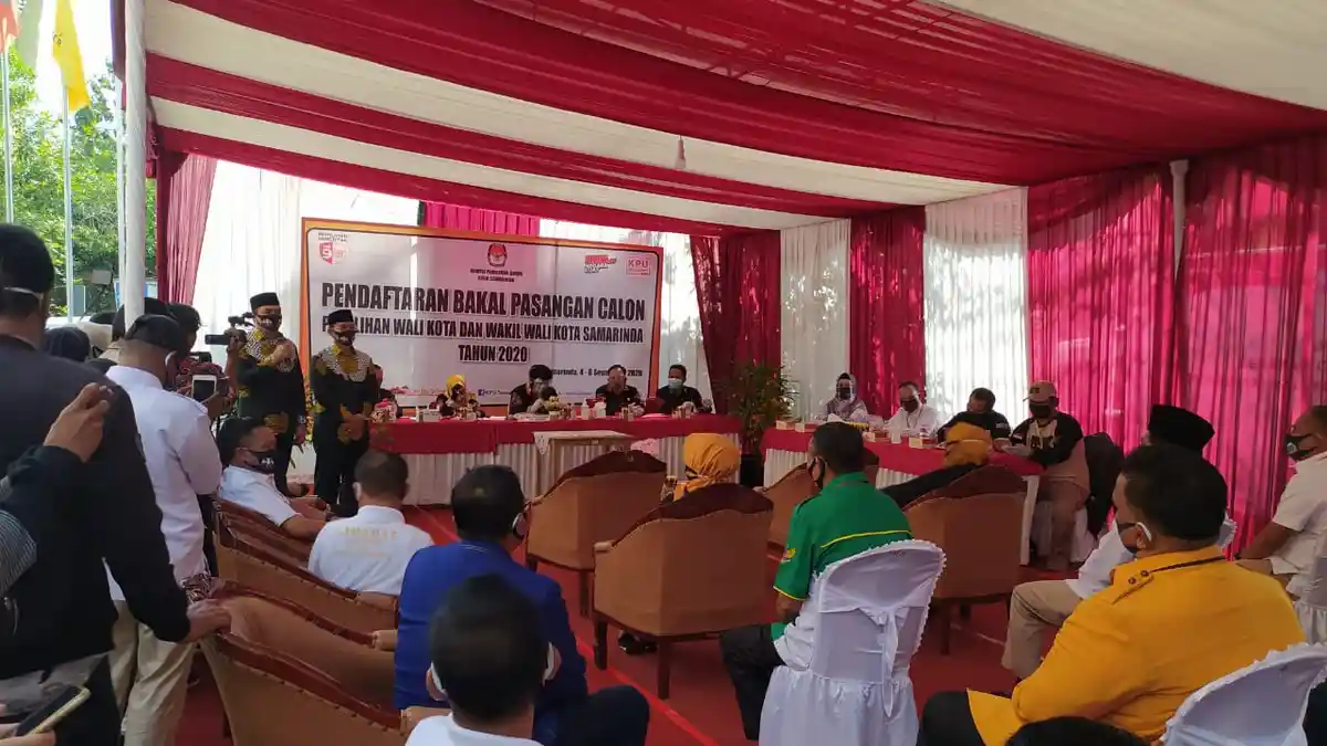 Melihat Gaya Berpakaian Bakal Calon Pilkada Andi Harun-Rusmadi Saat Mendaftar ke KPU Samarinda  